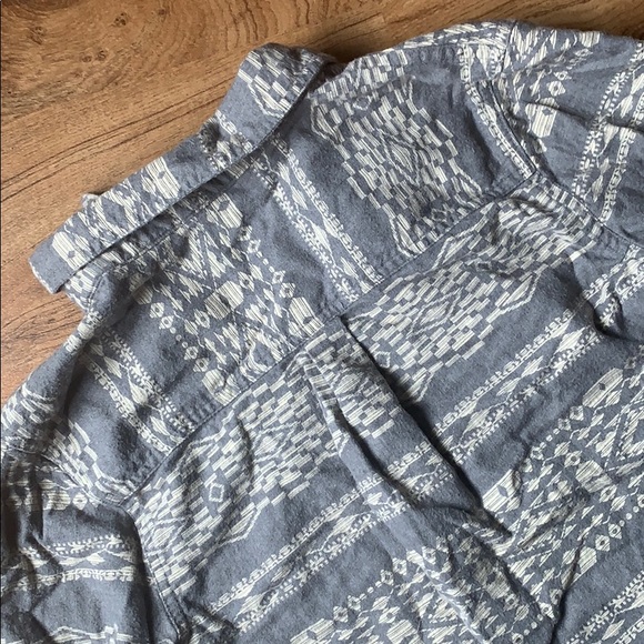 Target Merona v-neck button up - Picture 6 of 6